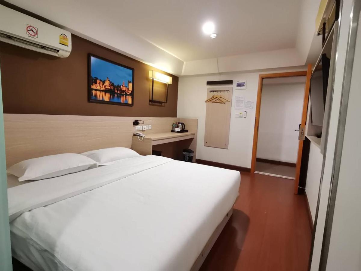 Chiang Roi 7 Days Inn Чиангмай Экстерьер фото
